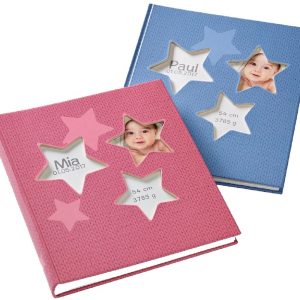 Tähti vauva-albumi soveltuu vauvasi ensimmäisten hymyjen, söpöjen eleiden ja tärkeiden ensimmäisten tapahtumien tallentamiseen! Tähtien alla kasvaa tulevaisuuden tähti! 